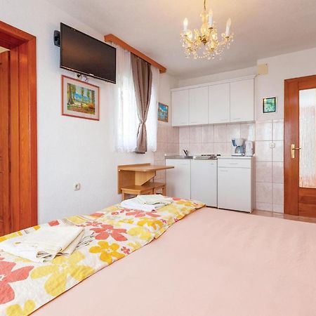 Stunning Apartment In Crikvenica With Wifi ภายนอก รูปภาพ