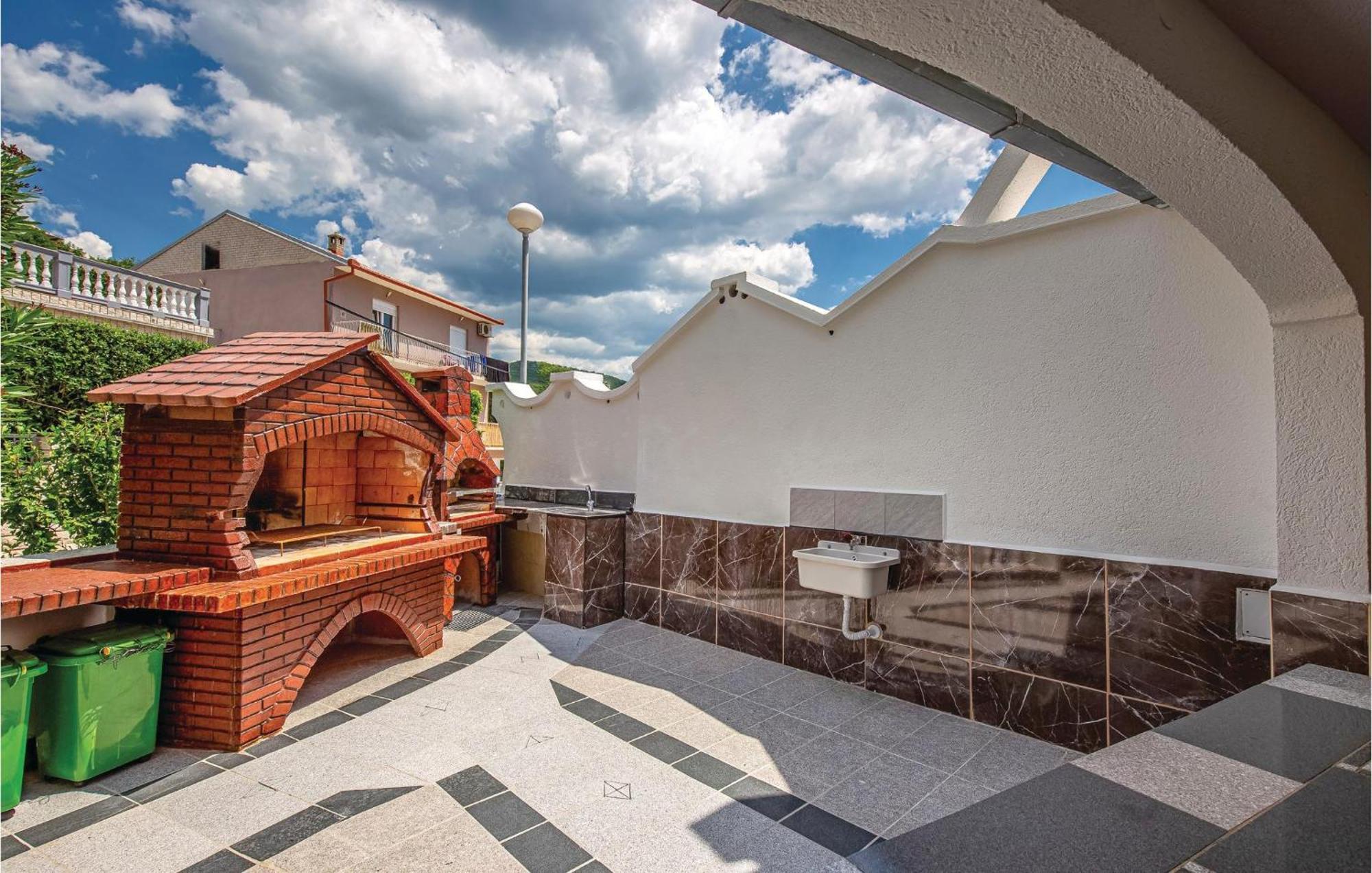 Stunning Apartment In Crikvenica With Wifi ภายนอก รูปภาพ