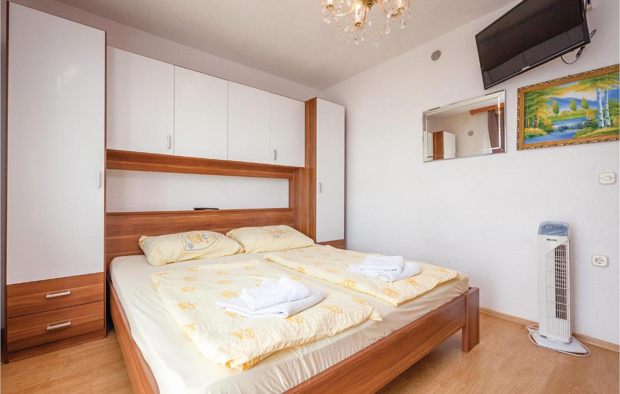 Stunning Apartment In Crikvenica With Wifi ภายนอก รูปภาพ