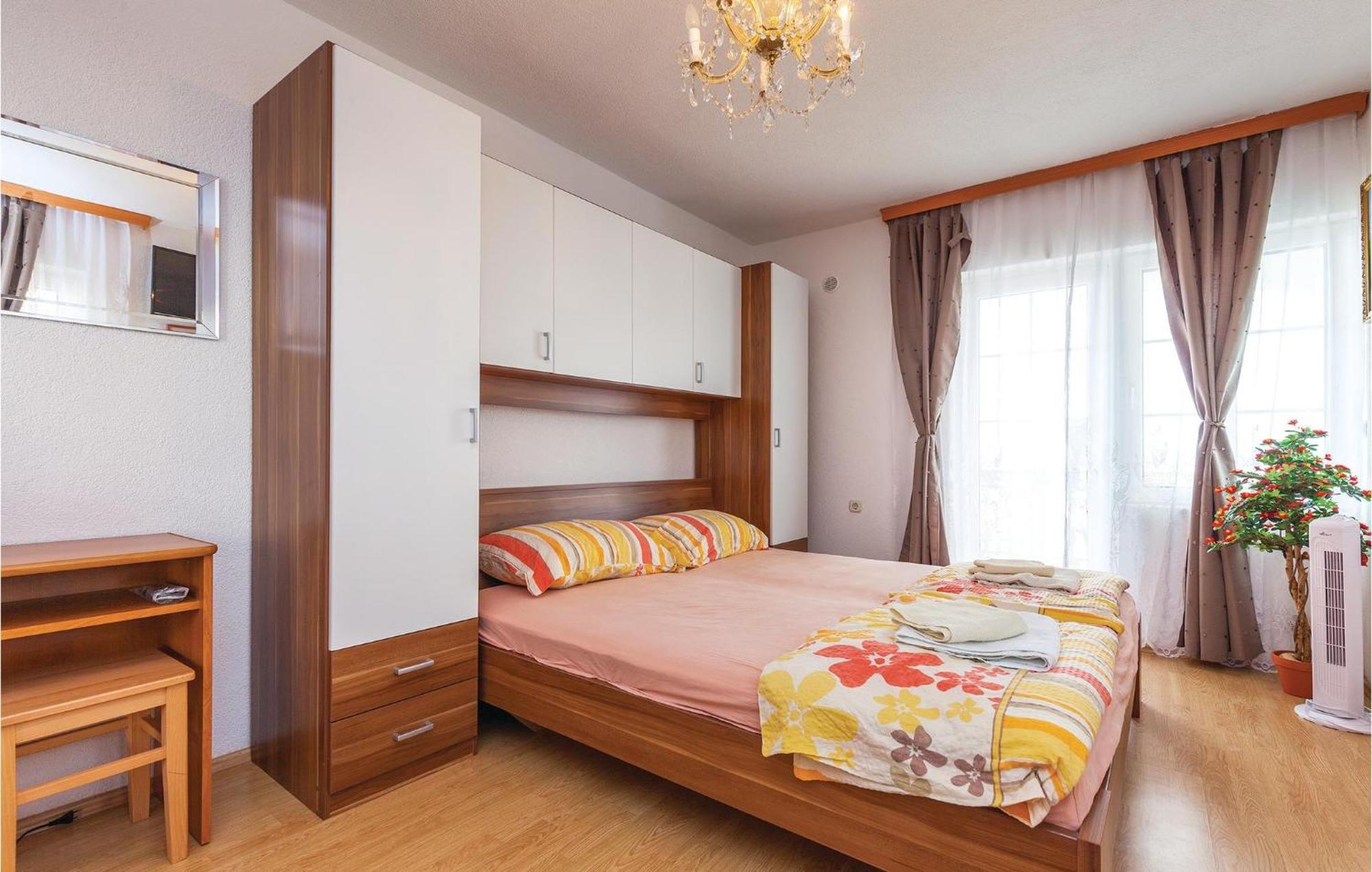 Stunning Apartment In Crikvenica With Wifi ภายนอก รูปภาพ