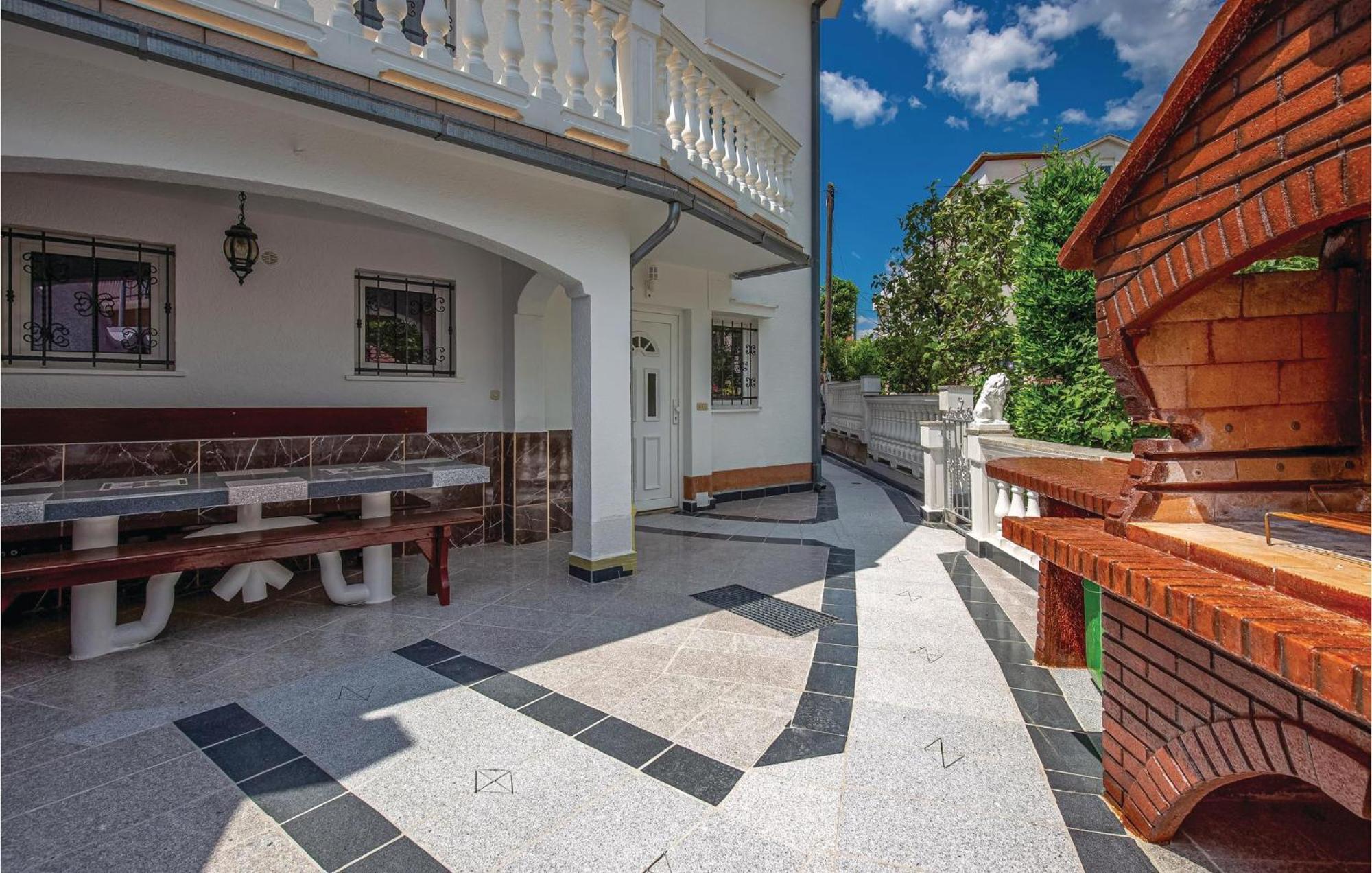 Stunning Apartment In Crikvenica With Wifi ภายนอก รูปภาพ