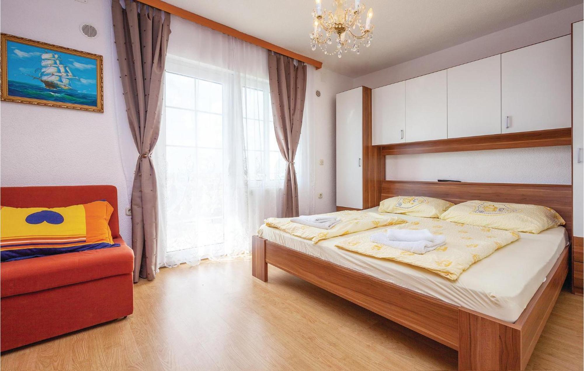 Stunning Apartment In Crikvenica With Wifi ภายนอก รูปภาพ